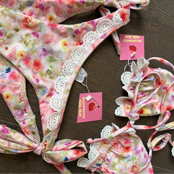 NWT Strawberry Milk Mob Buttersweet Samba Floral Lace Bikini Set Size Small - Picture 7 of 8